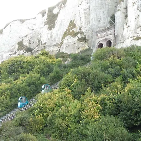 L' Entre Et Falaise Le Tréport